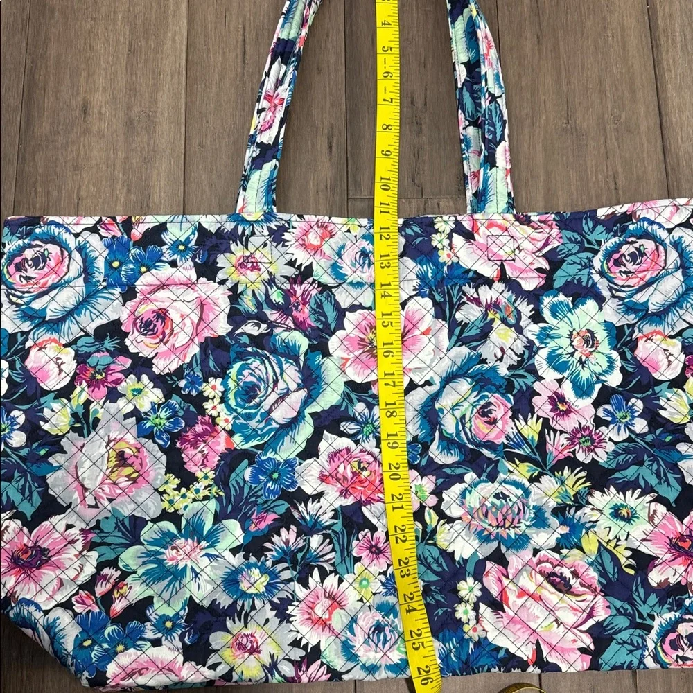 Vera Bradley Signature Cotton Tote in the Garden Grove‎ floral pattern.